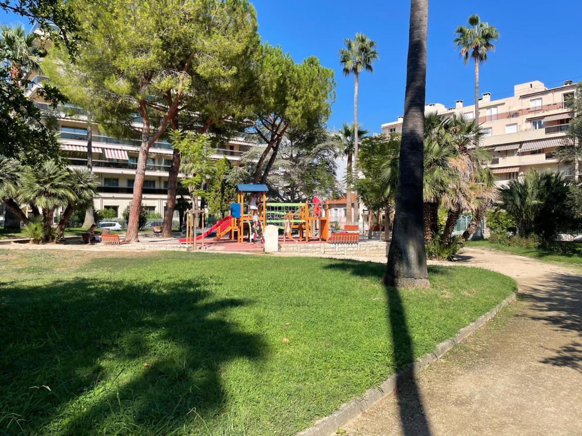 Spacieux F2 climatisé proche de la mer Antibes Exterior foto